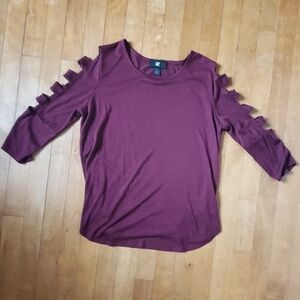 IZ Byer 3/4 Ladder Sleeve Top